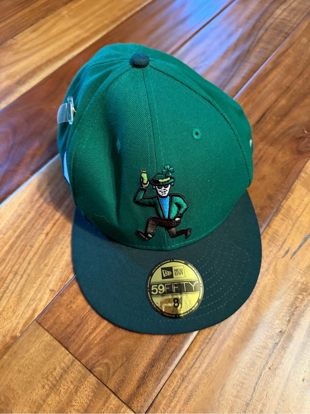 Boston Celtics new era 59fifty leprechaun hat milk embroidered. New! Size 8